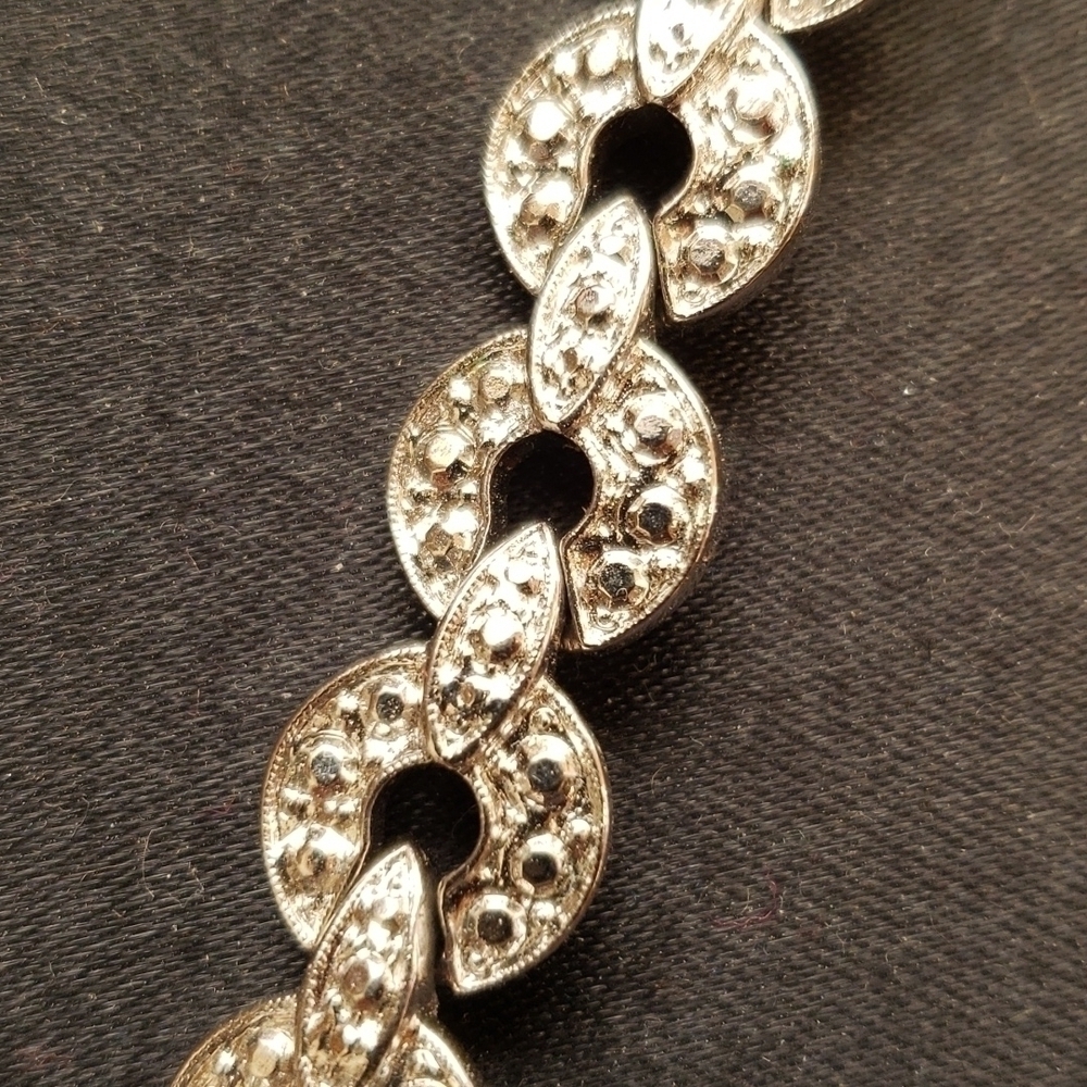 𝅺TARA Vanessa round link set necklace and post earrings. - Picture 2 of 4